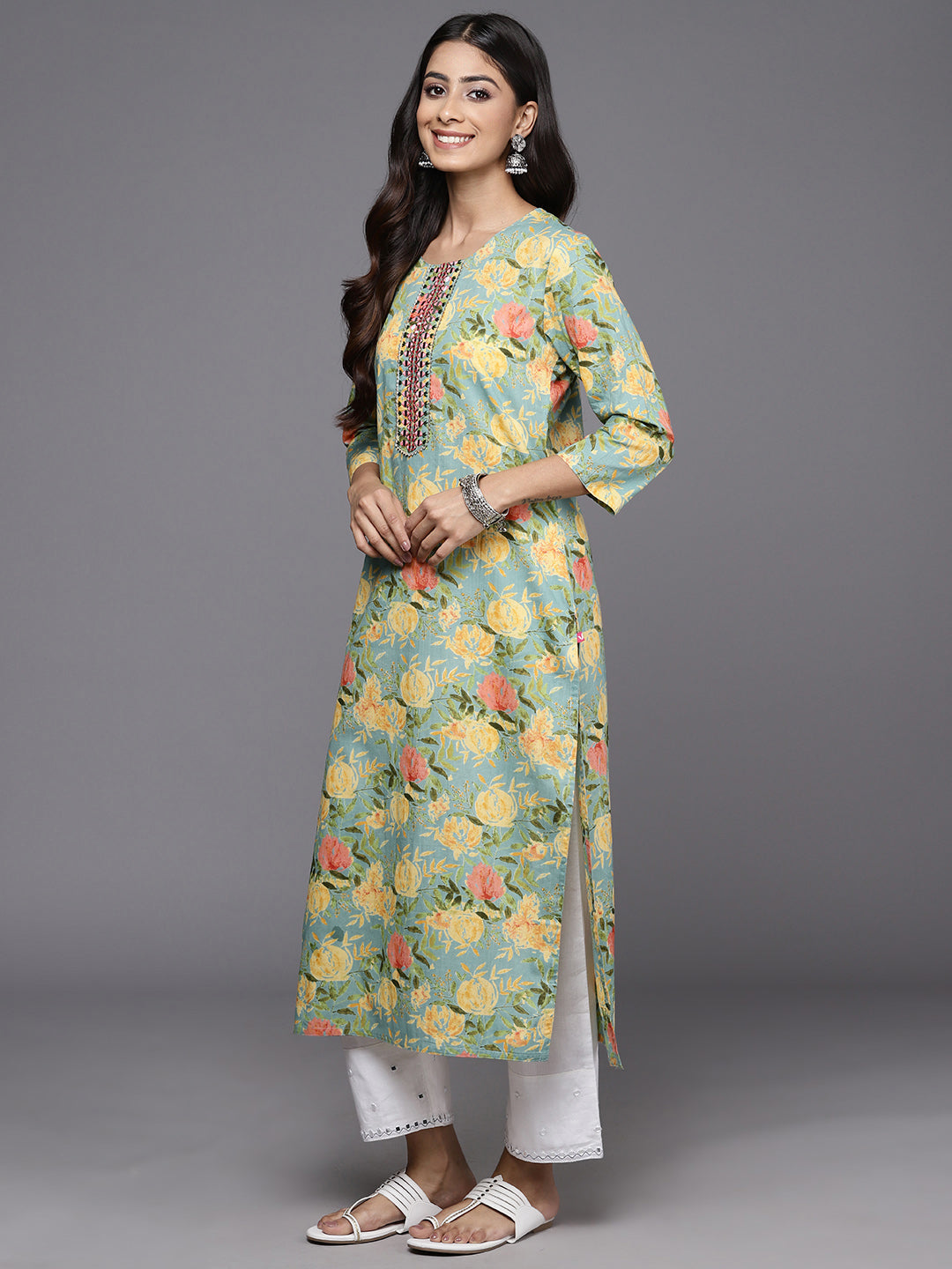 Dhiyona VR Women's Sea Green Floral Printed Mirror And Thread Embroidered Straight Kurta With Thtree Quarter Sleeves
