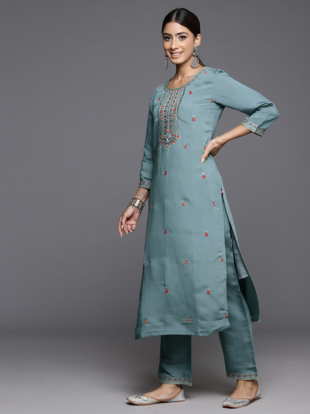 Dhiyona VR Women's Blue Embroidered Straight Kurta Paired With Tonal Bottom And Embroidered Dupatta