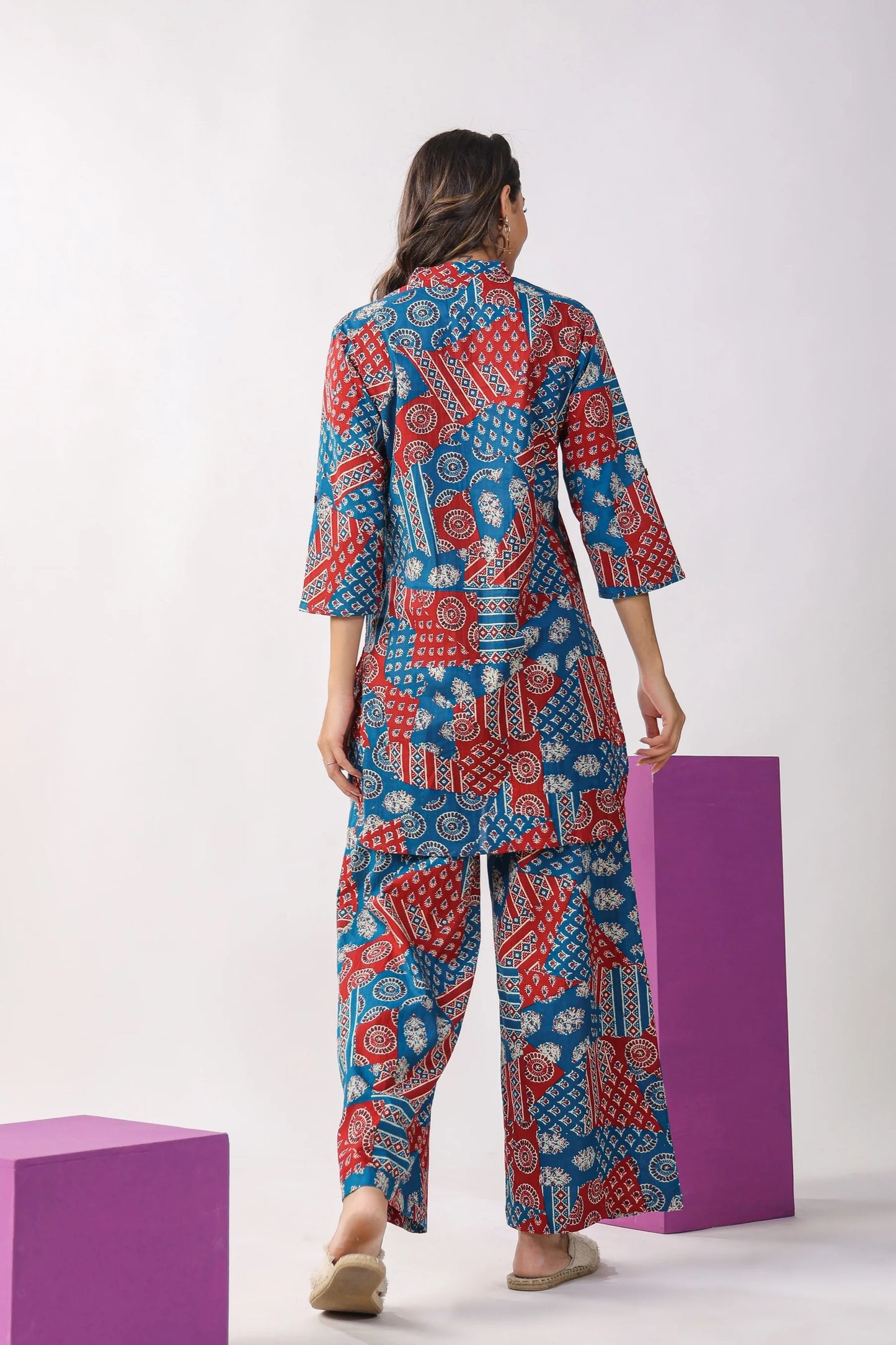 Women Printed Mandrain Collar Kurta And Pant Set
