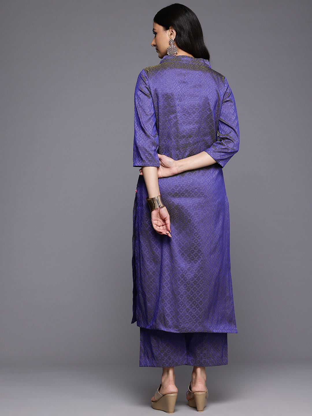 Dhiyona VR Women's Blue Jacquard V Neck Kurta With Bottom And Dupatta