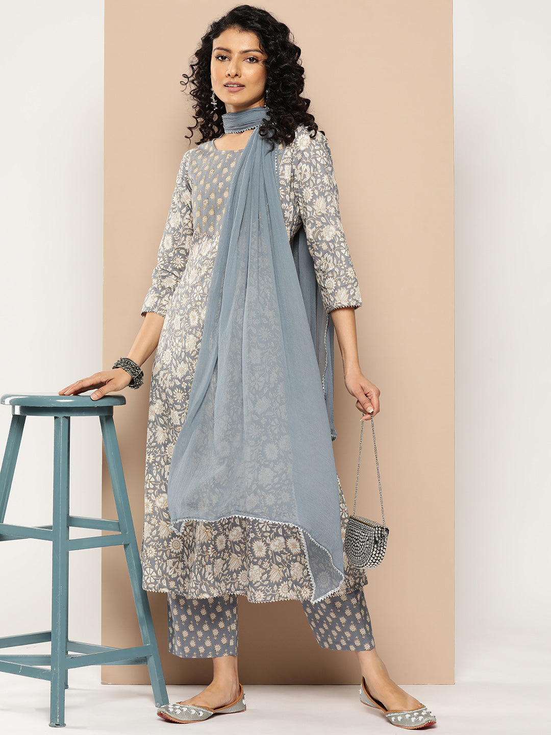 Dhiyona VR Women's Grey Floral Printed Anarkali Kurta Paired With Printed Bottom And Solid Chiffon Dupatta