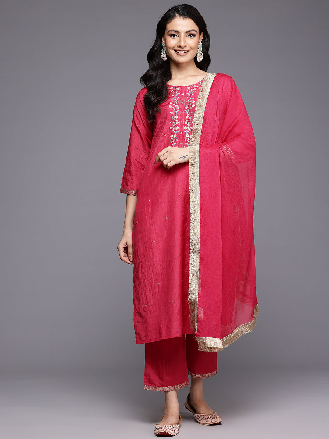 Dhiyona VR Women's Fuchsia Thread And Zari Embroidered Sequins Embellished Kurta Set With Dupatta