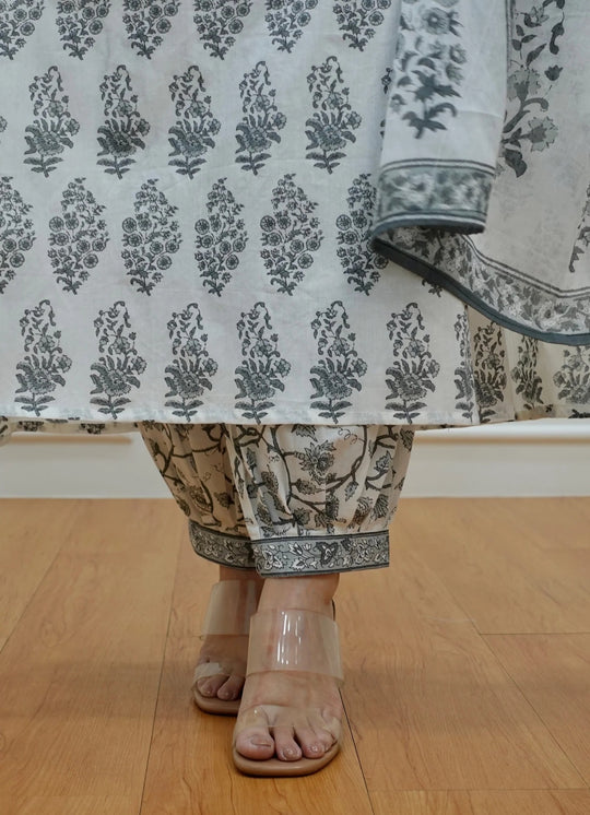 Women Black, White Printed Viscose Rayon Kurta, Pant And Dupatta Set
