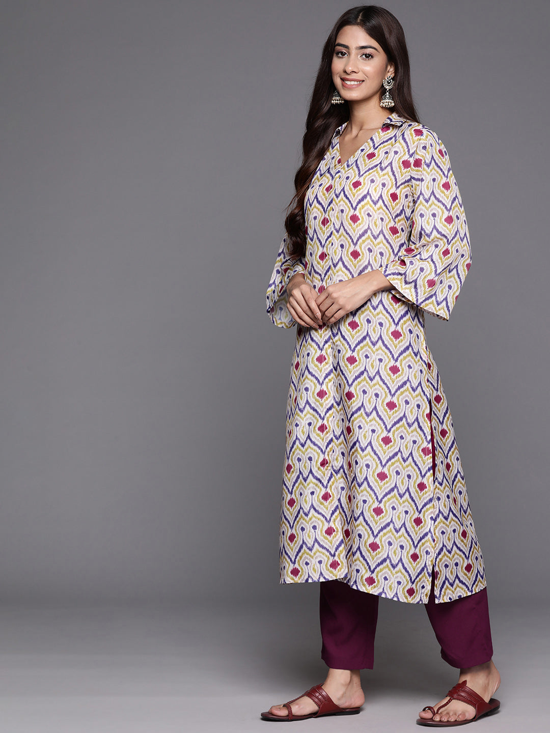 Dhiyona VR Women's Off White Ikat Printed Shirt Collar Straight Kurta Paired With Violet Solid Bottom