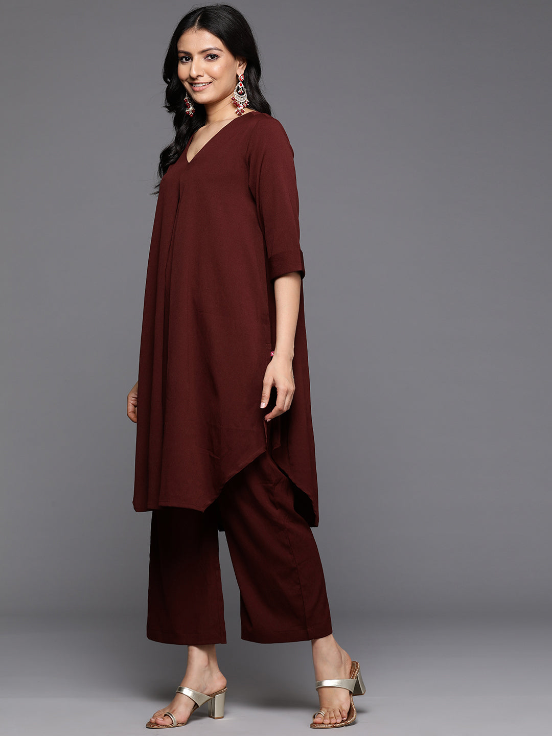 Dhiyona VR Women's Maroon V Neck Kurta Set