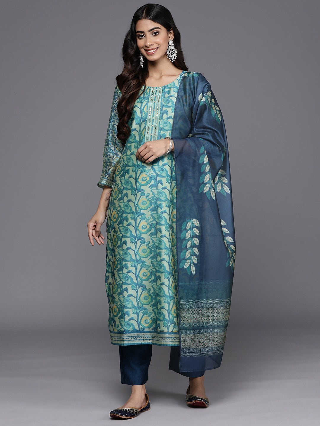 Dhiyona VR Women's Blue Floral Printed Kurta, Round Neck Straight Kurta Paired With Tonal Bottom And Printed Dupatta