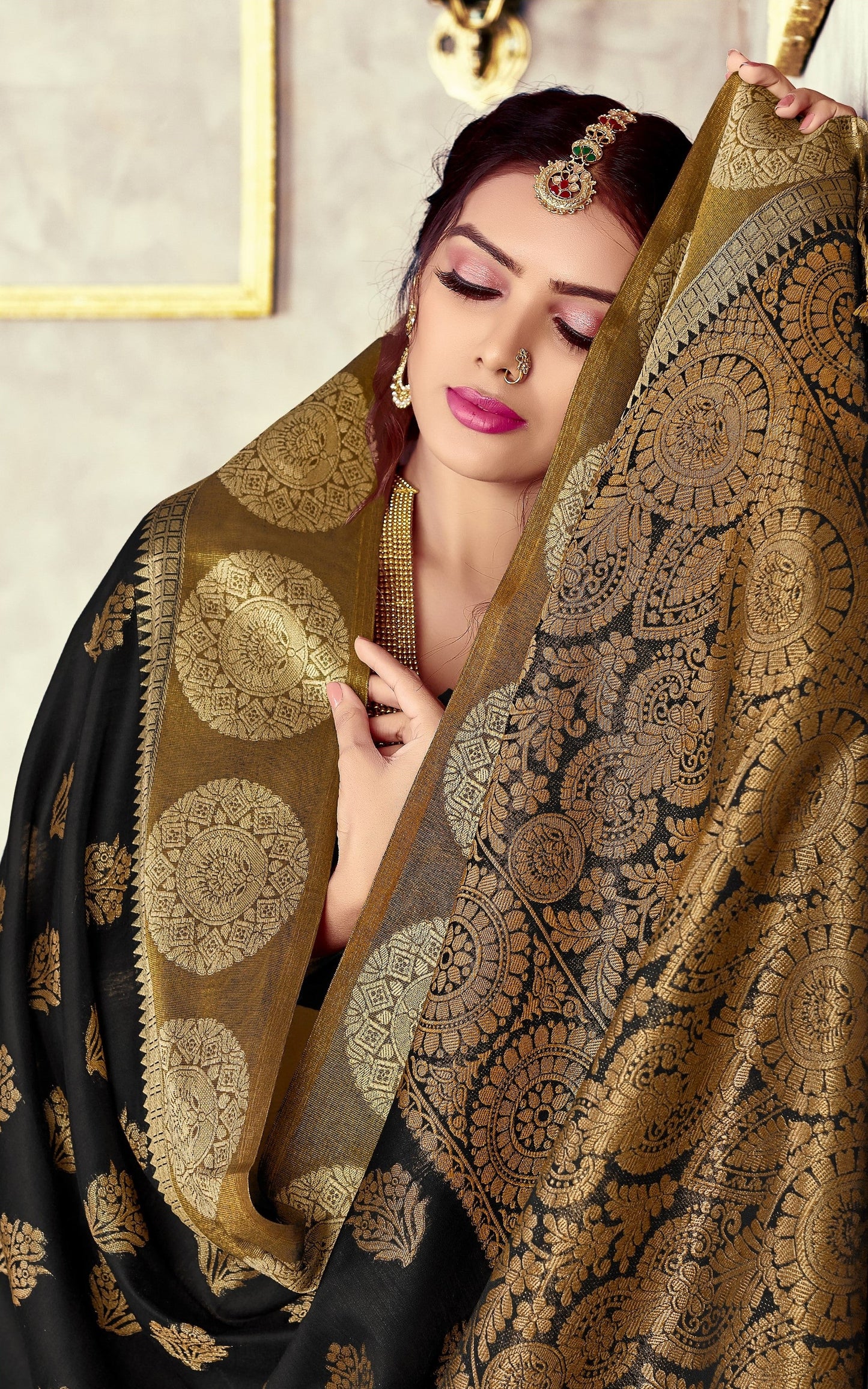 Dhiyona GR Women's GJ Black Diamond Sable Black Zari Woven Design Cotton Blend Saree