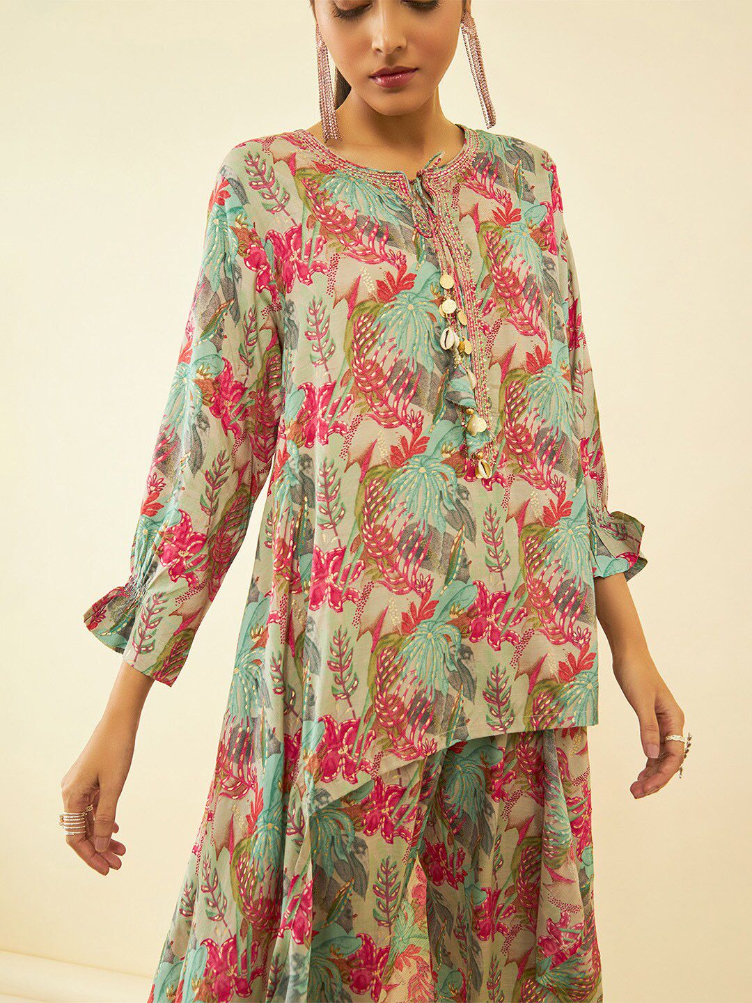 Dhiyona SO Women's Floral Printed Sequinned A-Line Kurta With Trousers