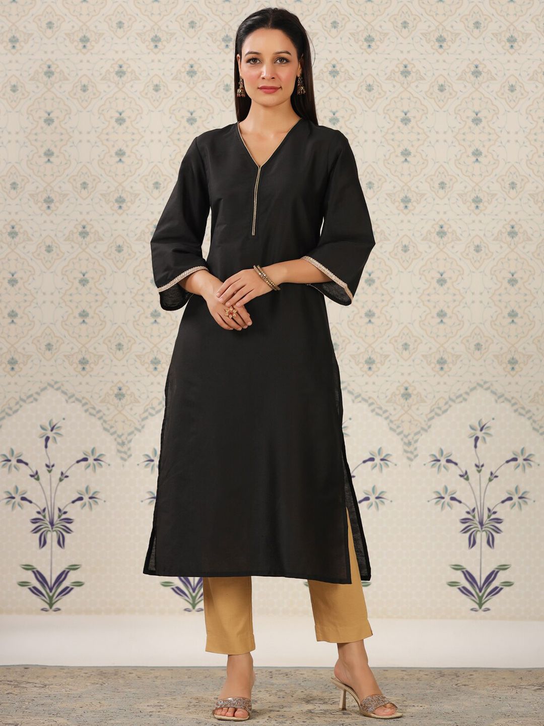 Dhiyona OD V-Neck Flared Sleeves Straight Kurta