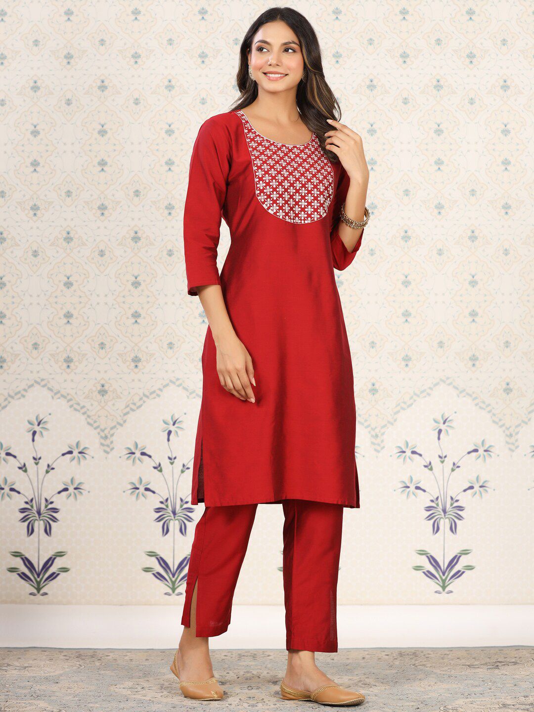Dhiyona OD Floral Embroidered Yoke Sequined Straight Kurta with Trousers