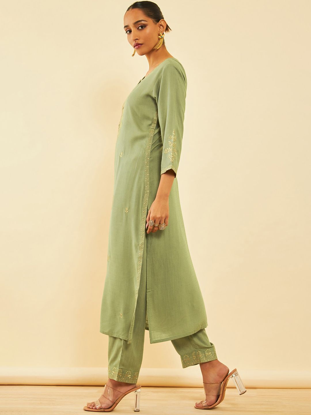 Dhiyona SO Women's Floral Embroidered Regular Sequinned Kurta With Trousers