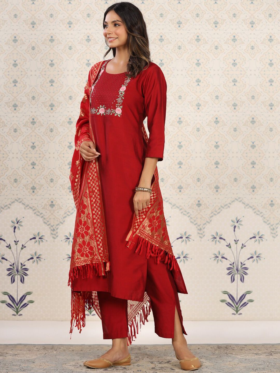 Dhiyona OD Floral Yoke Design Kurta With Trousers & Dupatta
