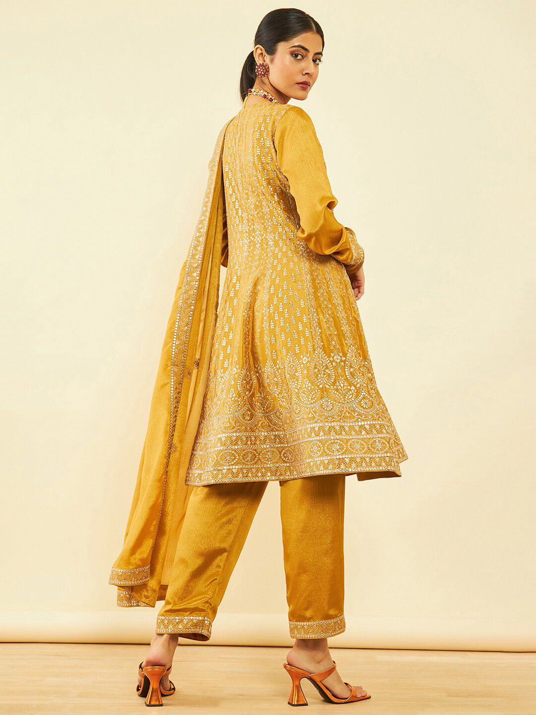 Dhiyona SO Women's Floral Embroidered Regular Sequinned Kurta With Trousers & Dupatta