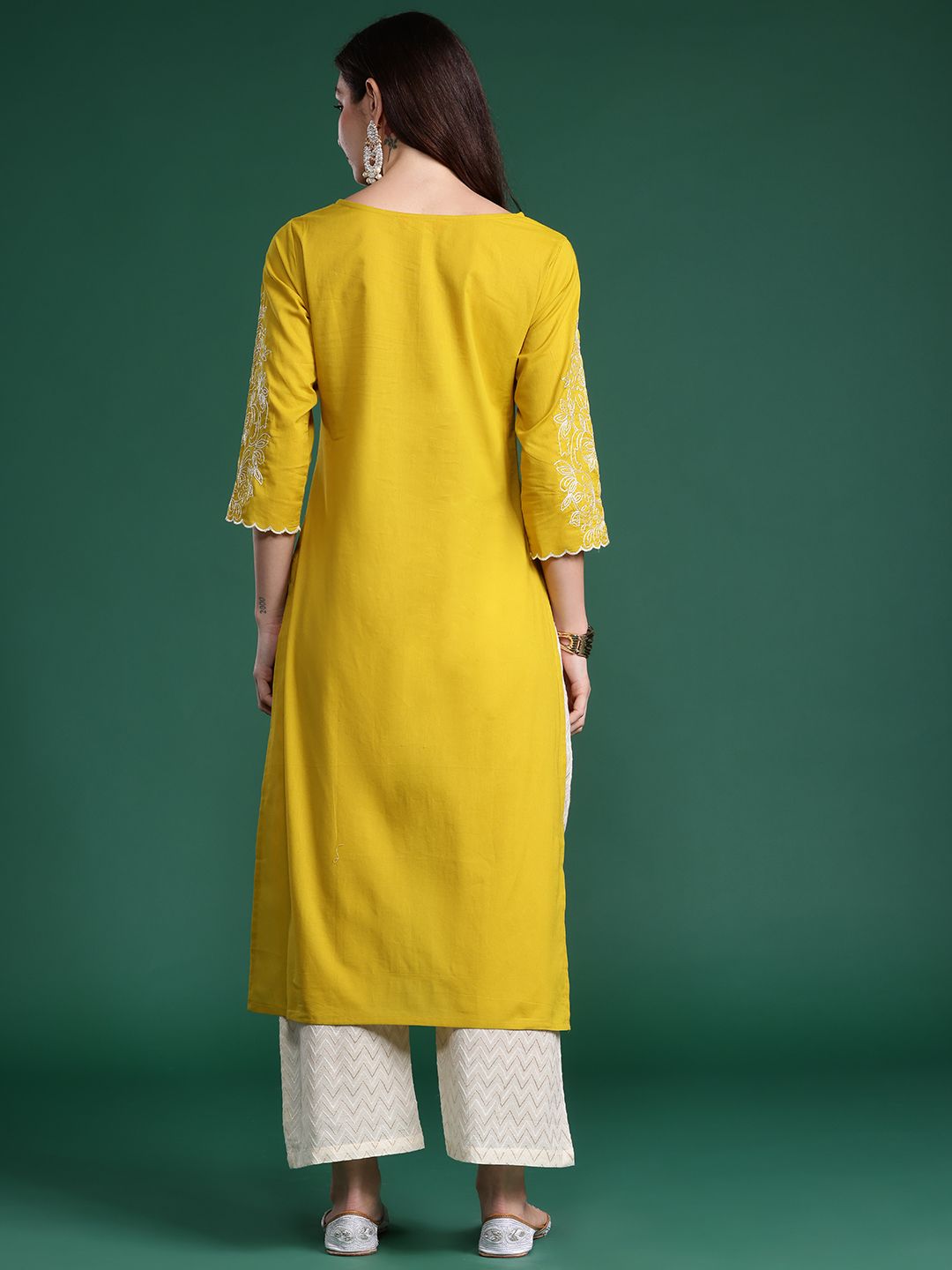 Dhiyona IE Floral Embroidered Kurta