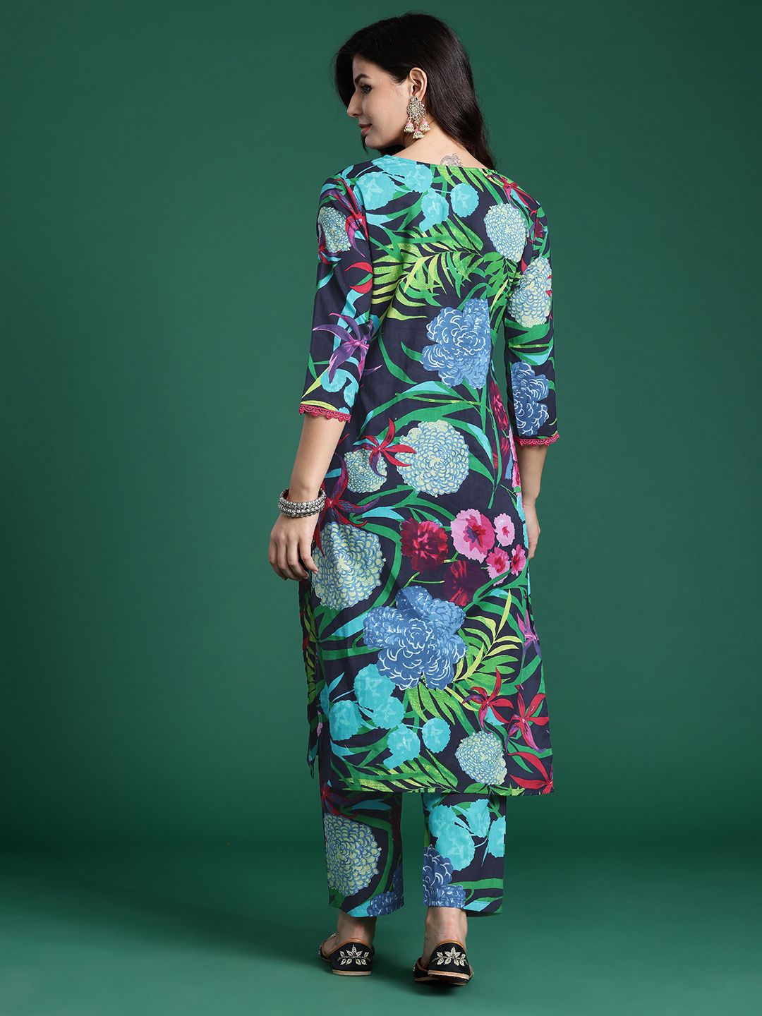 Dhiyona IE Women Floral Printed Regular Pure Cotton Kurta with Trousers