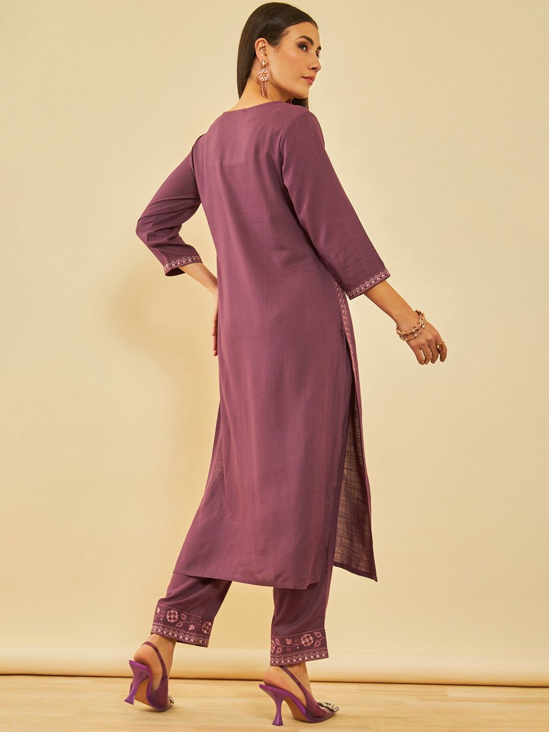 Dhiyona SO Women's Purple Floral Yoke Design Thread Work Straight Kurta With Trousers