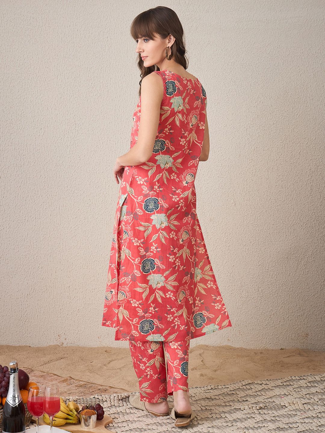 Dhiyona IE Floral Printed V-Neck Pure Cotton Straight Kurta With Trousers