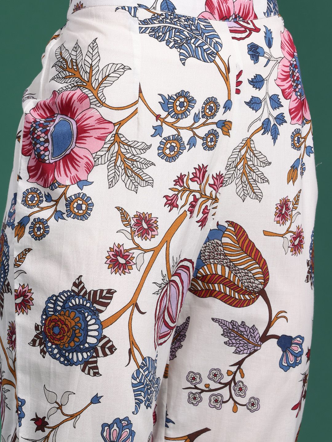 Dhiyona IE Floral Printed Regular Pure Cotton Kurta with Trousers