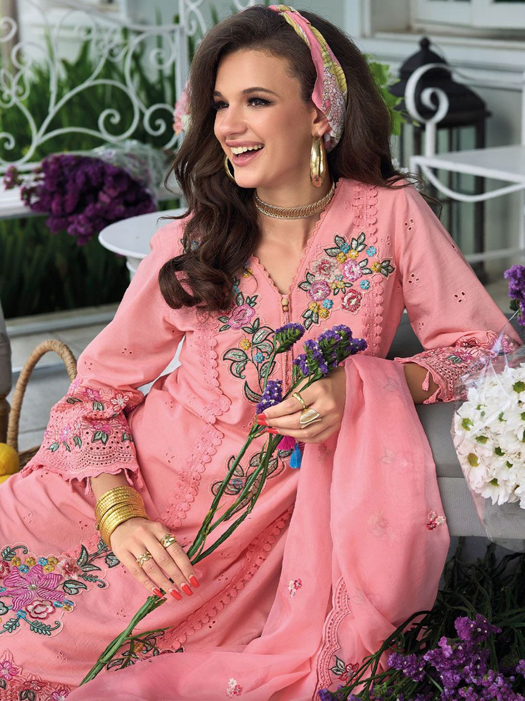 Dhiyona IE Women Floral Embroidered Regular Sequinned Pure Cotton Kurta with Trousers & With Dupatta