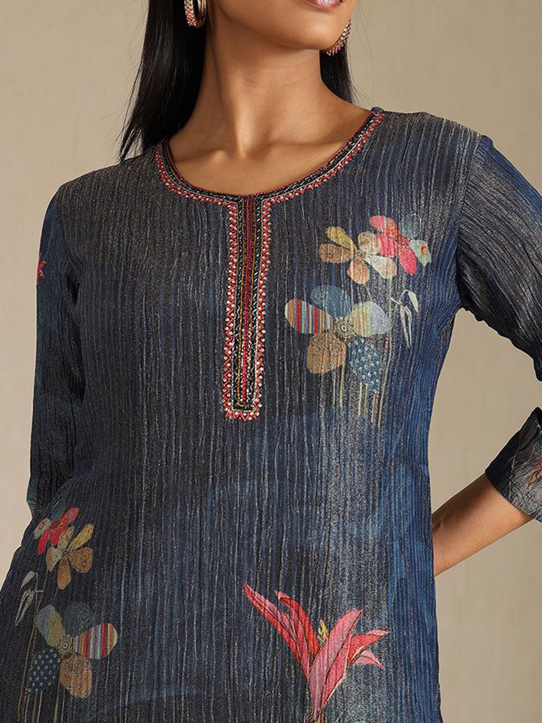 Dhiyona SO Women's Women Floral Printed Beads and Stones Kurta with Trousers
