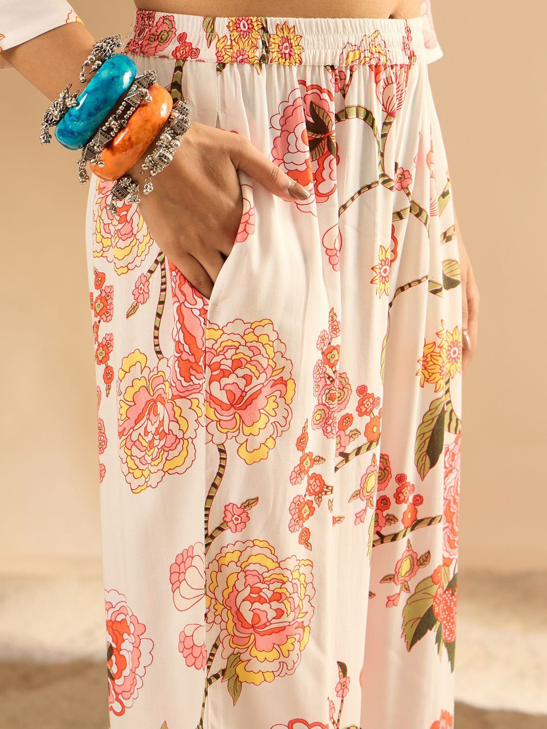 Dhiyona IE Women Floral Printed Regular Kurta with Palazzos