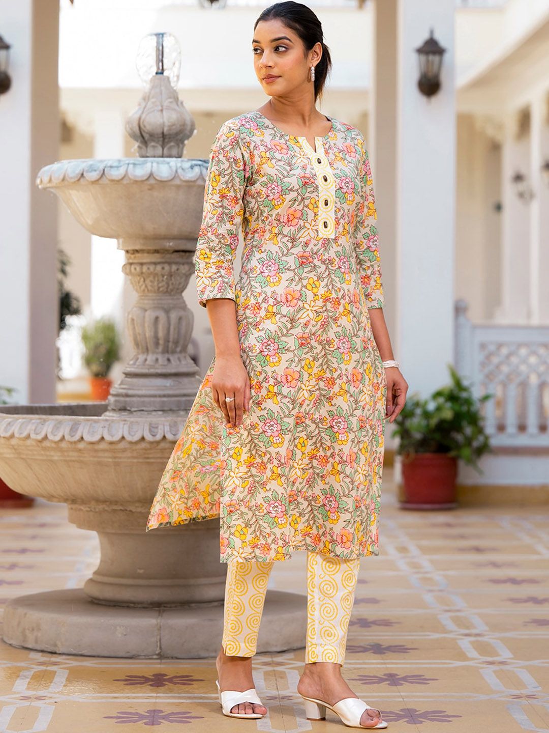 Dhiyona VA Women'sFloral Printed Regular Pure Cotton Kurta with Trouser