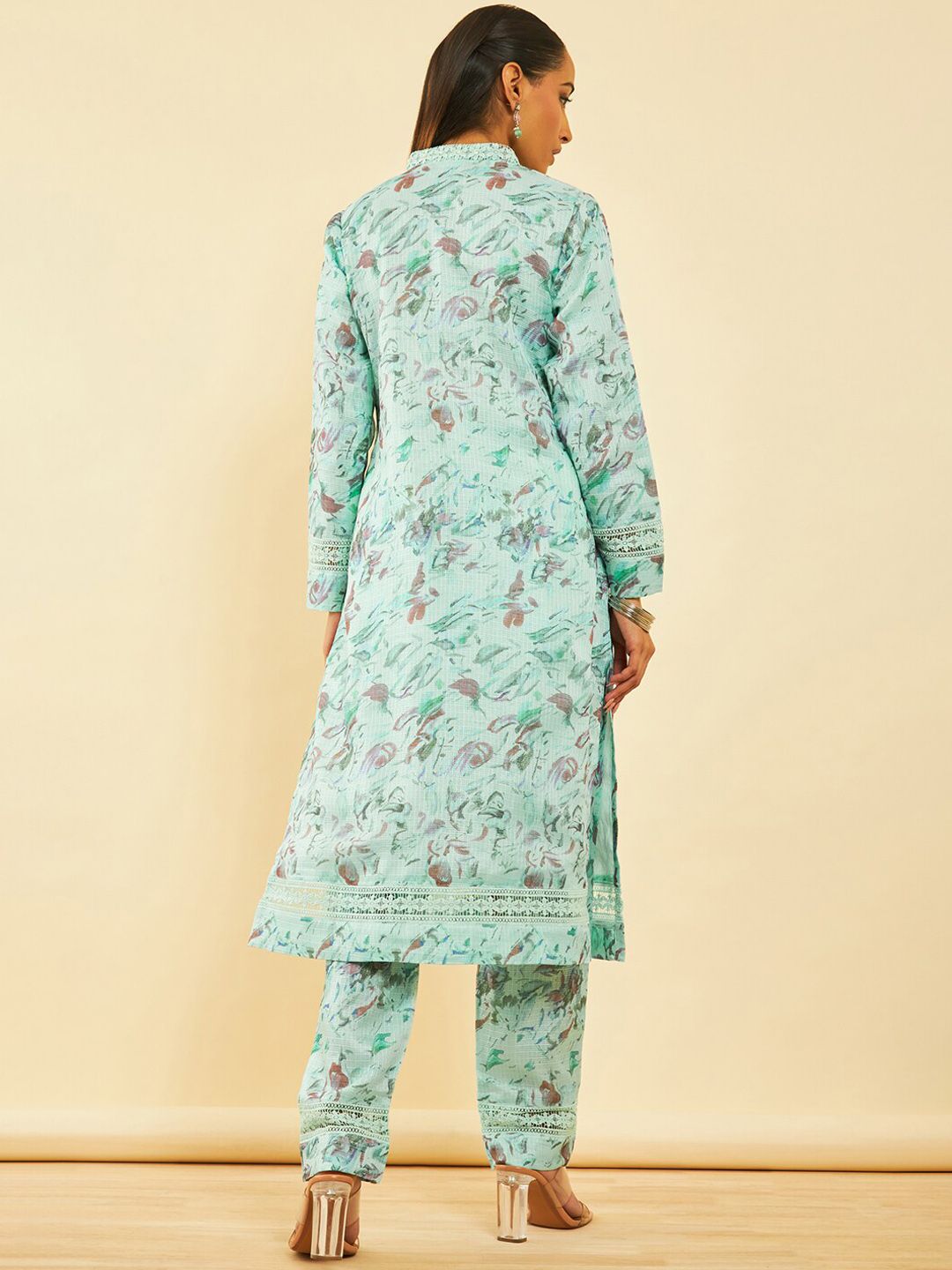 Dhiyona SO Women's Floral Printed V-Neck Beads and Stones Straight Kurta with Trousers