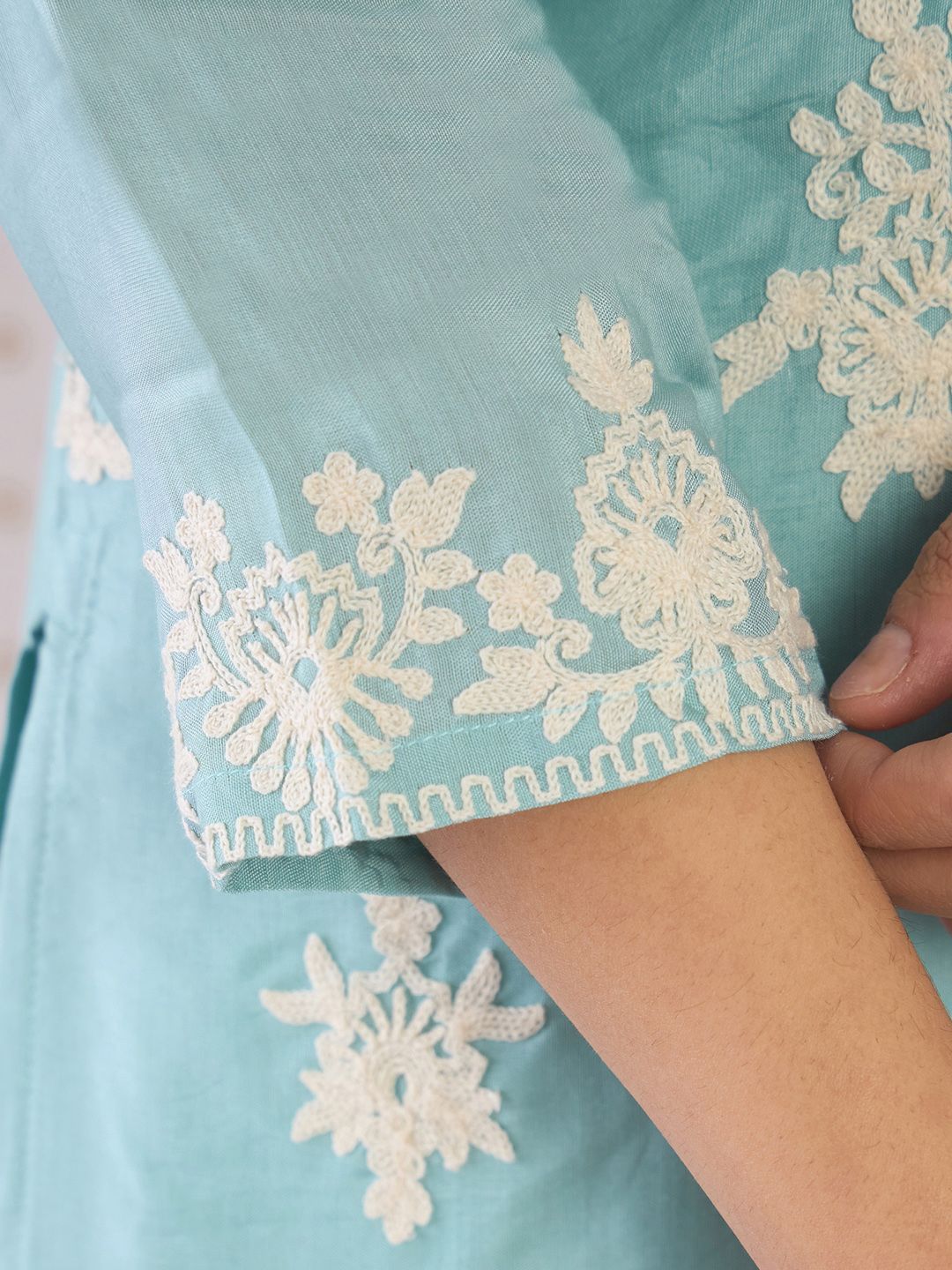 Floral Embroidered V-Neck Sequinned Straight Kurta With Trousers & Dupatta