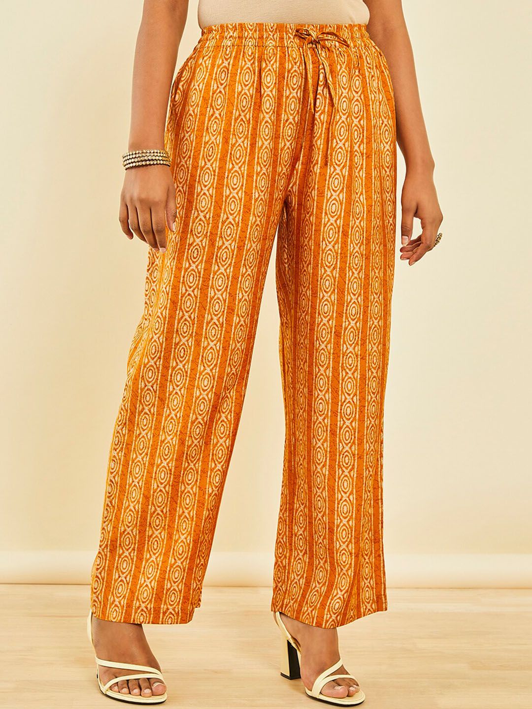 Dhiyona SO Women's Ethnic Motifs Printed Sequinned Kurta With Palazzos