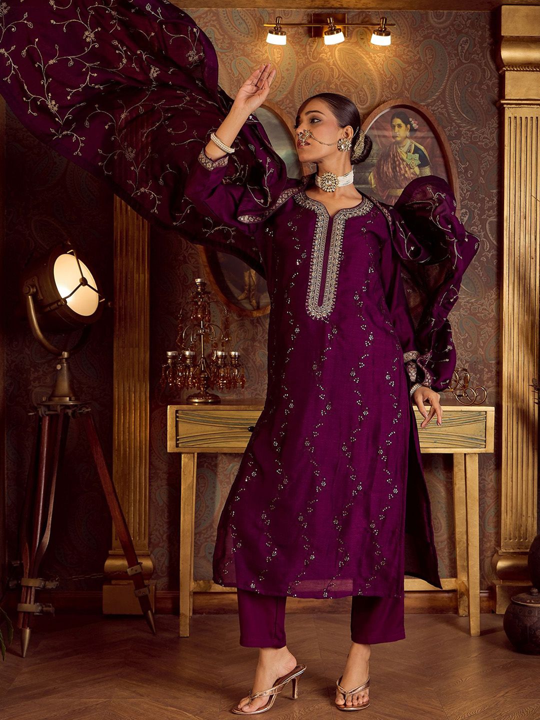 Dhiyona IE Women Floral Embroidered Regular Kurta with Trousers & With Dupatta