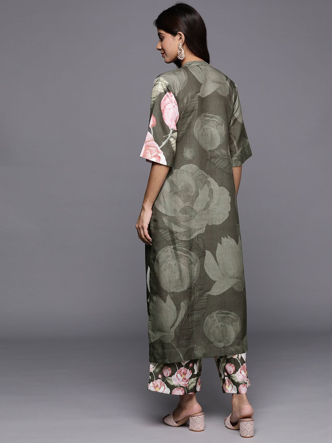 Dhiyona VA Women's Floral Printed Asymmetric Hem Straight Woolen Kurta with Printed Bottom
