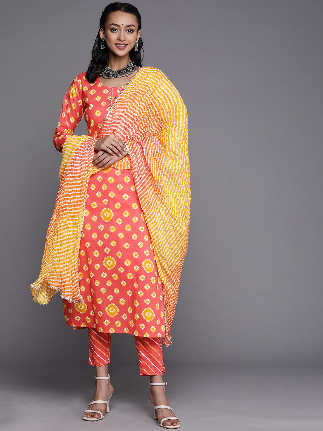 Dhiyona VA Women's Peach-Coloured Ethnic Motifs Printed Gotta Patti Cotton Kurta Set
