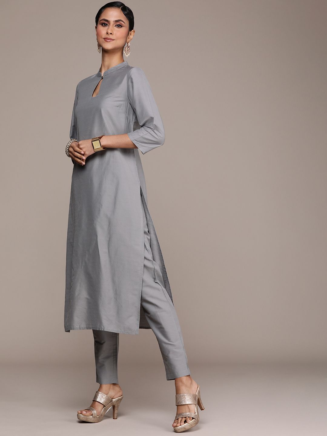 Dhiyona PD Women Women Jashn Kurta & Trousers With Dupatta