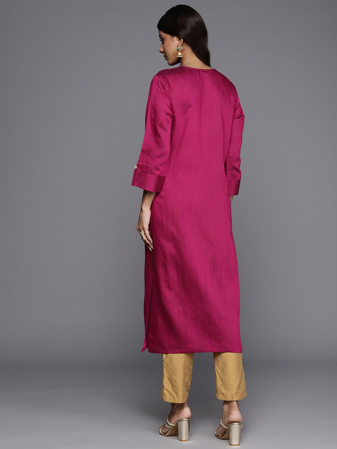 Dhiyona IE Women Solid Raw Silk Kurta