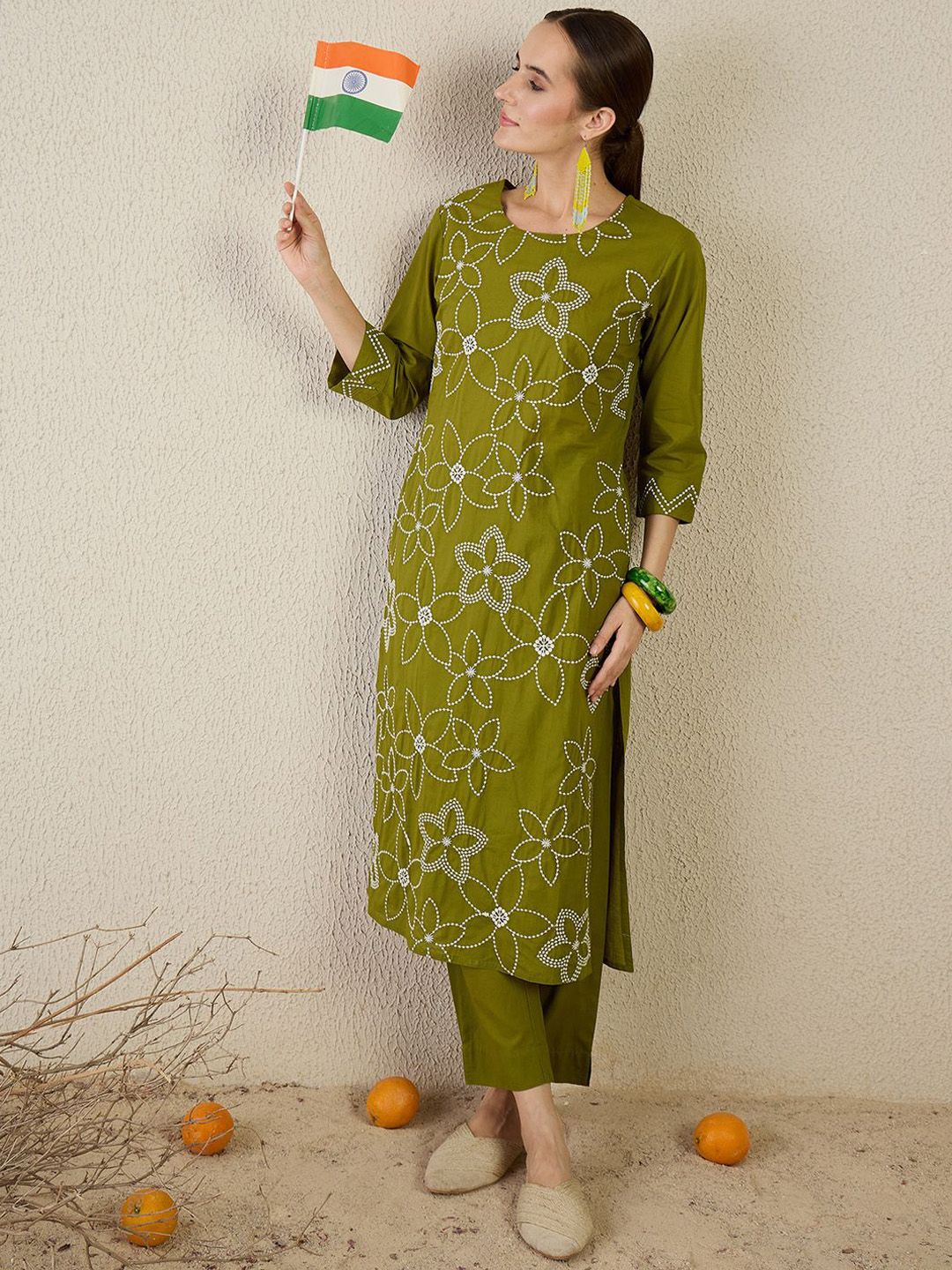 Dhiyona IE Embroidered Straight Tunic With Trousers Co-Ords