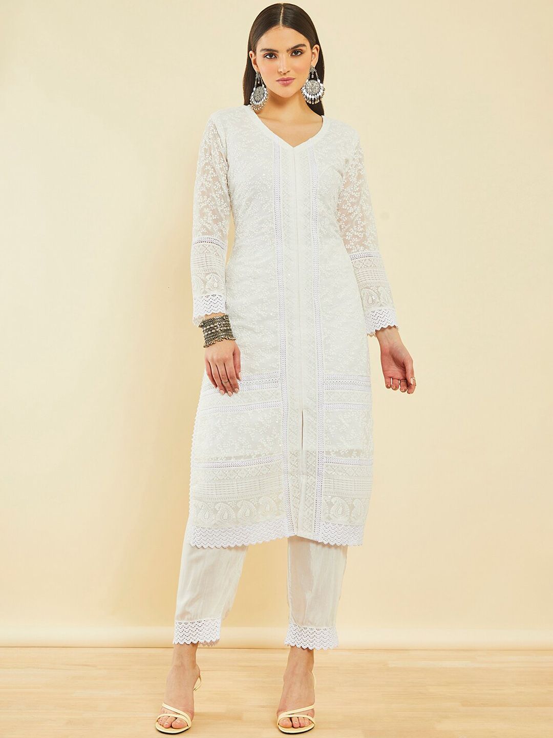 Dhiyona SO Women's Ethnic Motifs Embroidered Thread Work Kurta & Trousers With Dupatta