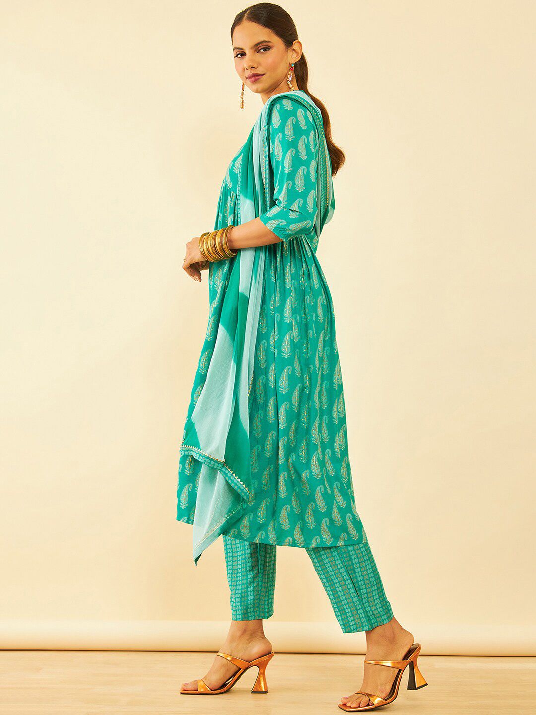 Dhiyona SO Women's Paisley Printed Sequinned Kurta with Trousers & With Dupatta