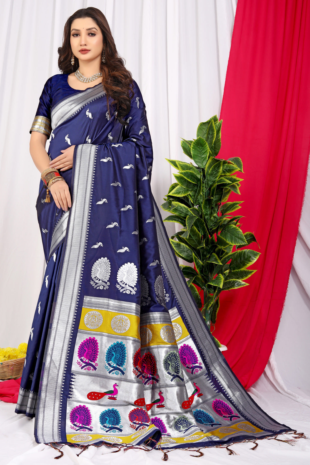 Dhiyona GR Women's Chandramukhi Navy Zari Paithani Silk Saree