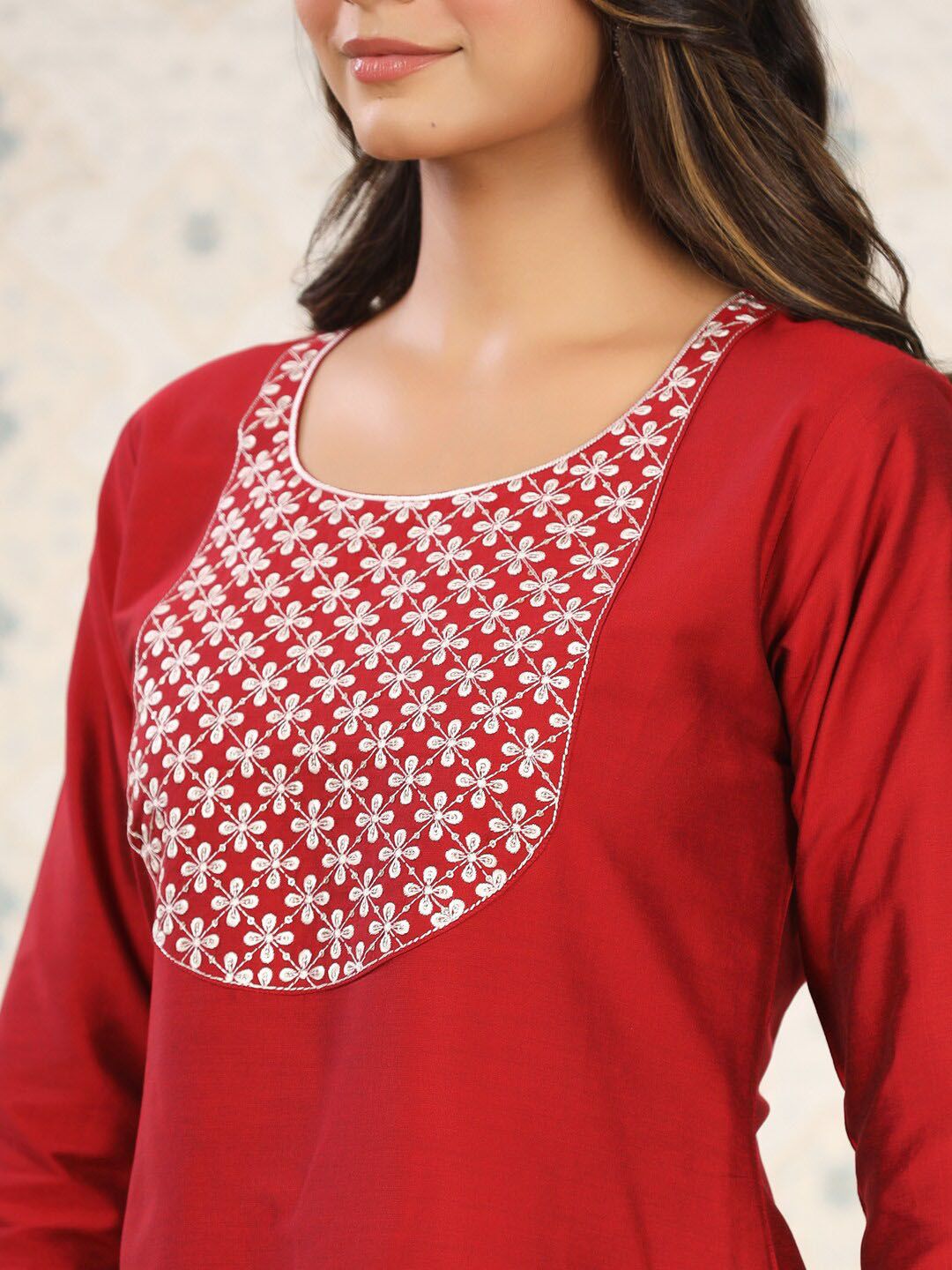 Dhiyona OD Floral Embroidered Yoke Sequined Straight Kurta with Trousers