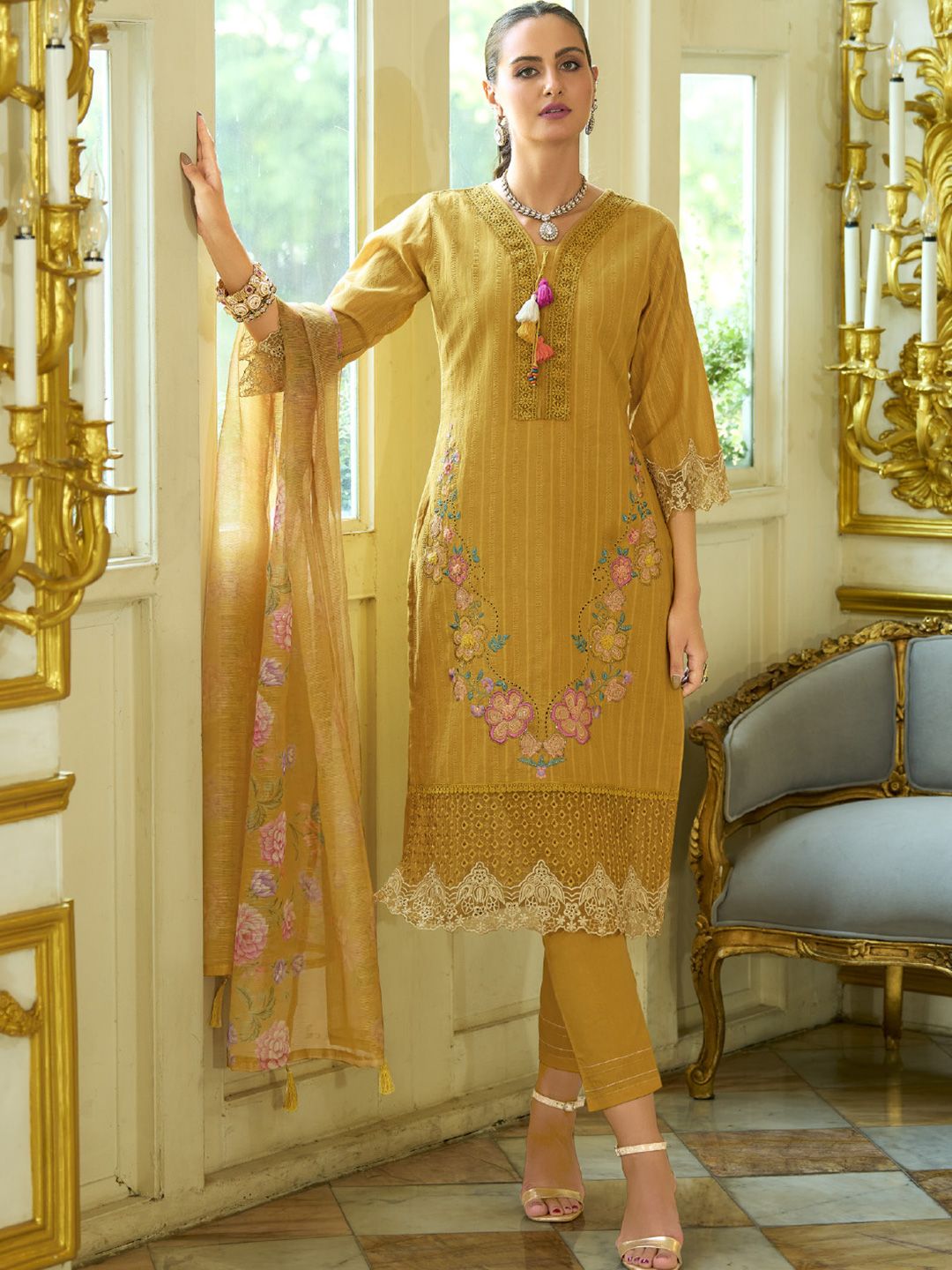 Dhiyona VA Women'sFloral Embroidered V-Neck Thread Work Pure Cotton Kurta With Trousers And Dupatta