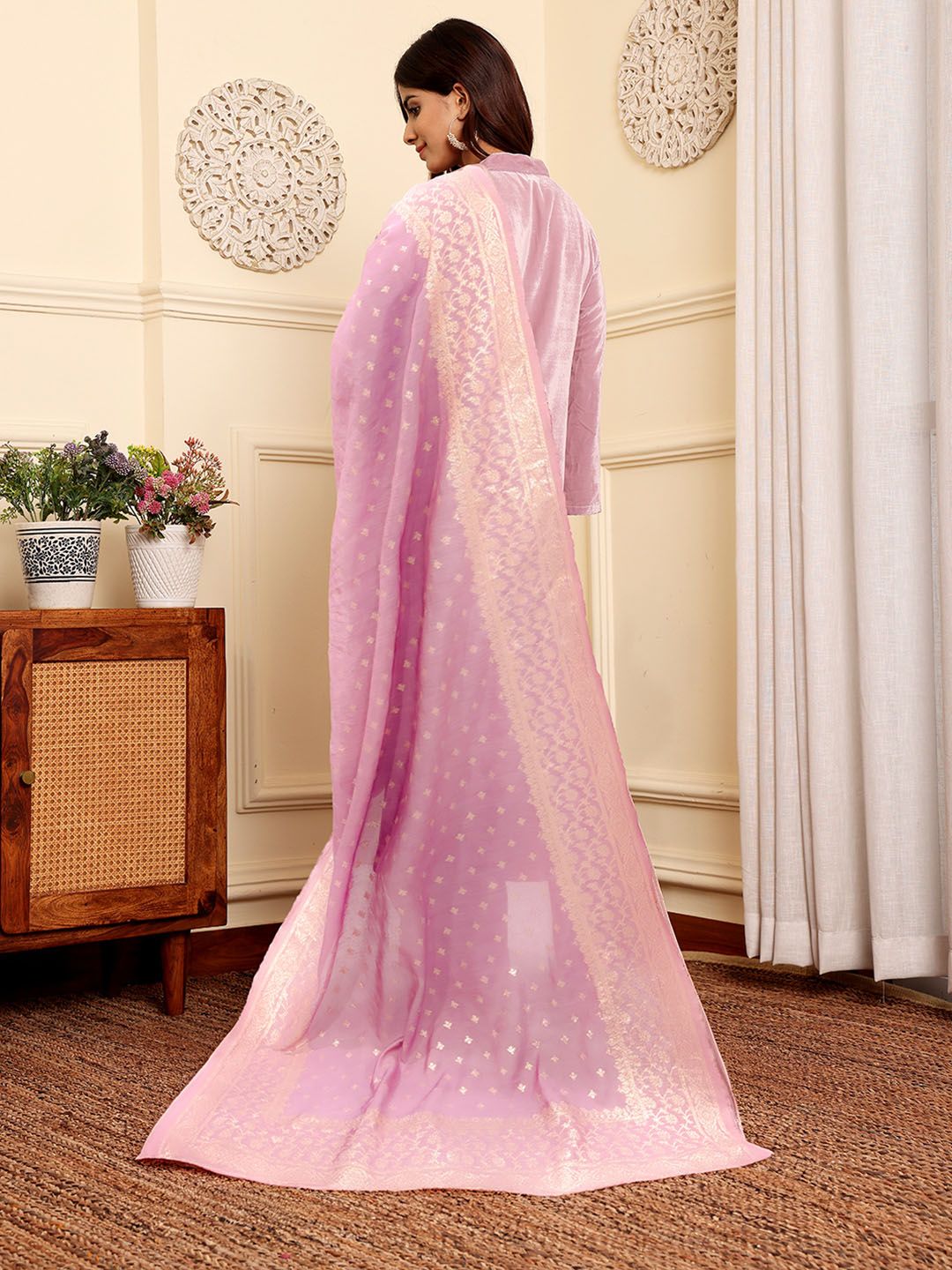 Dhiyona VA Women'sVelvet Kurta with Palazzos & With Dupatta