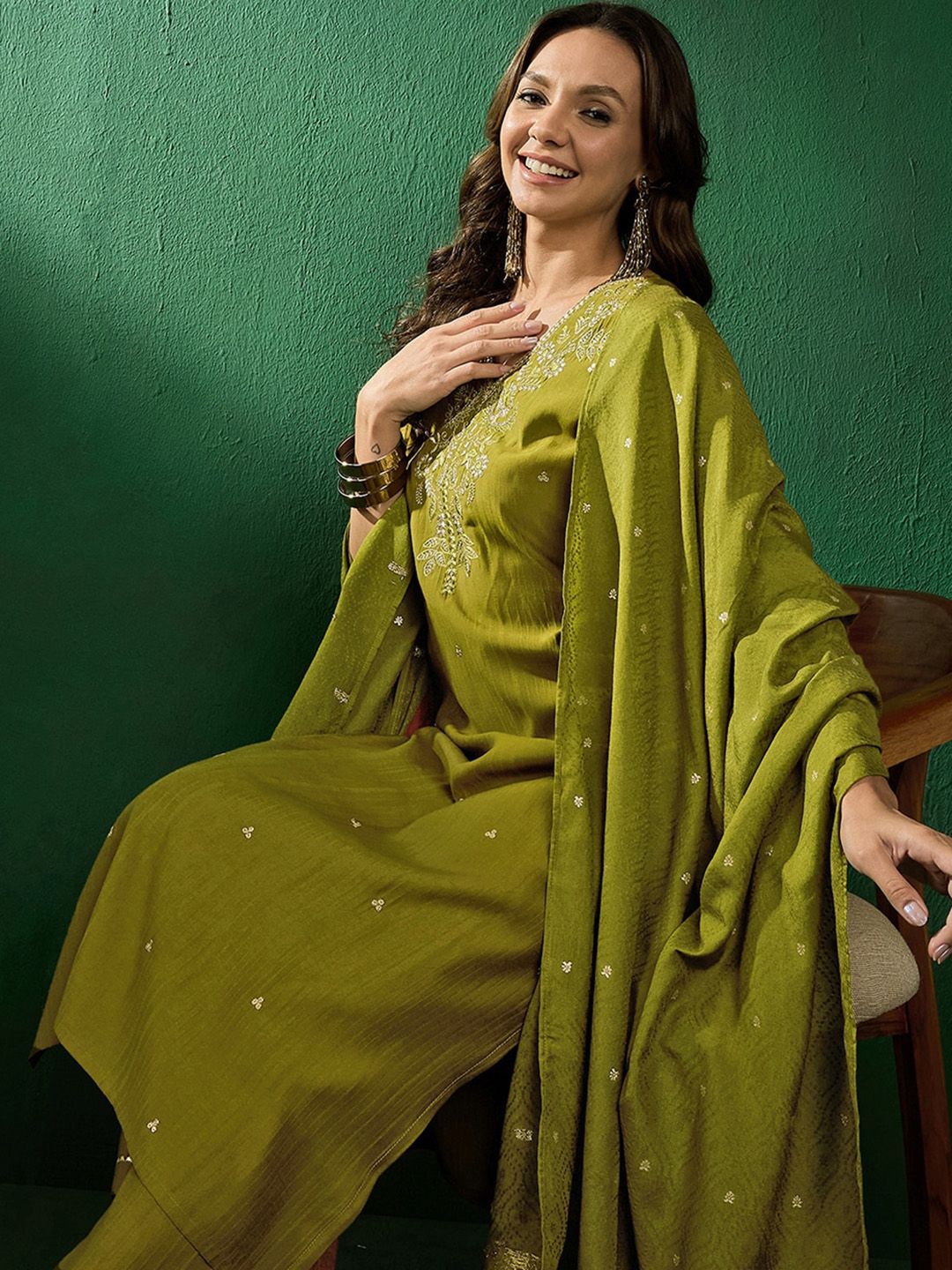 Dhiyona SN Women's Embroidered V-Neck Kurta With Trousers & Dupatta