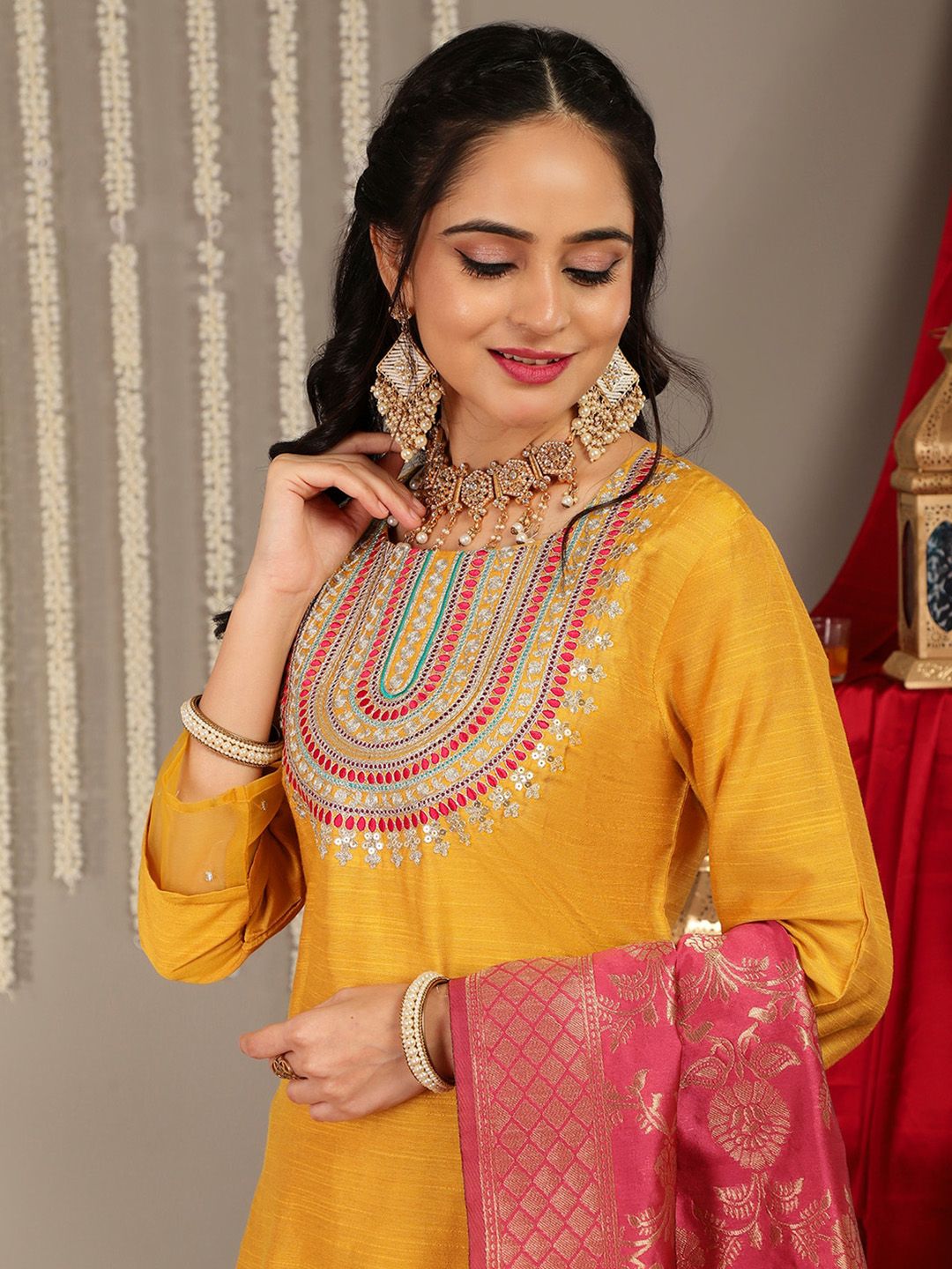 Dhiyona VA Women'sEthnic Motifs Yoke Design Thread Work Straight Kurta & Trouser With Dupatta