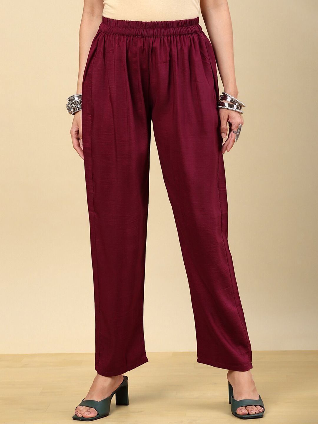 Dhiyona SO Women's Ethnic Motifs Embroidered Thread Work Straight Kurta with Trousers