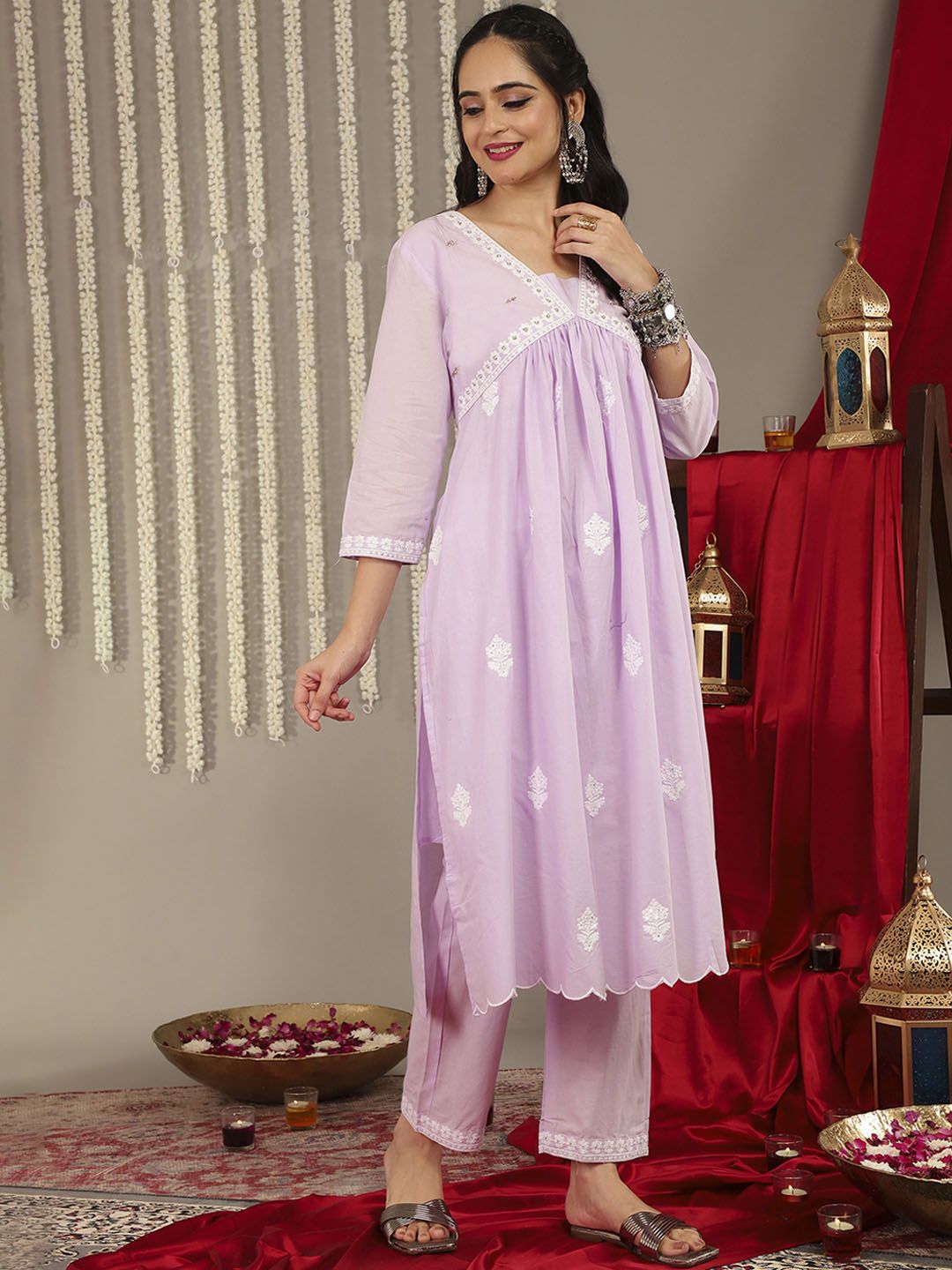 Dhiyona VA Women'sFloral Embroidered Empire Thread Work Pure Cotton Kurta With Trousers & Dupatta