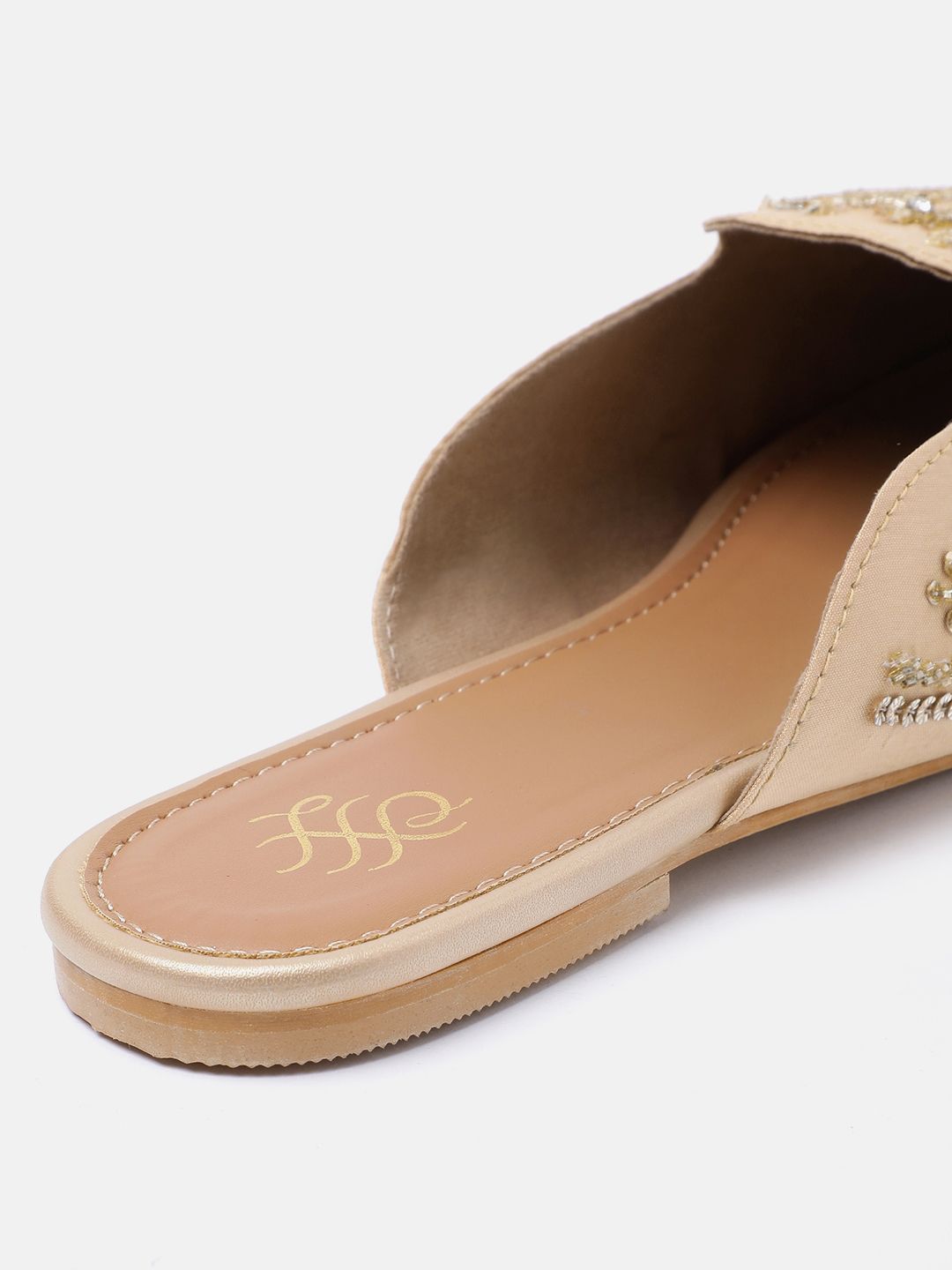 Dhiyona HOP Women Embroidered Ethnic Mules