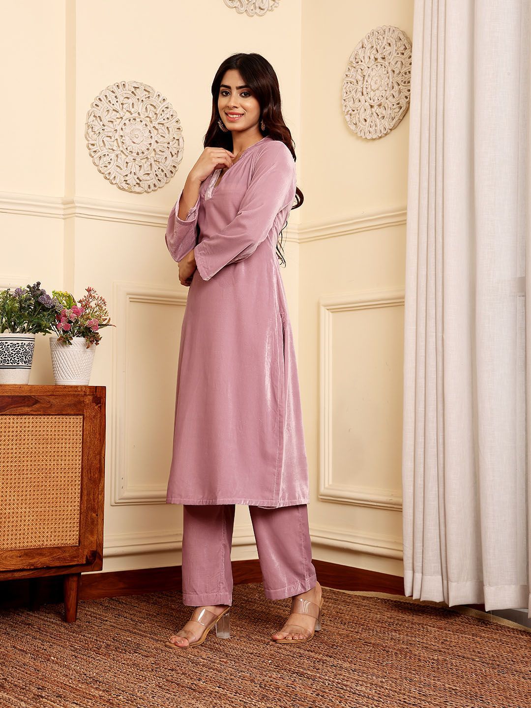 Dhiyona VA Women'sVelvet Kurta with Palazzos & With Dupatta