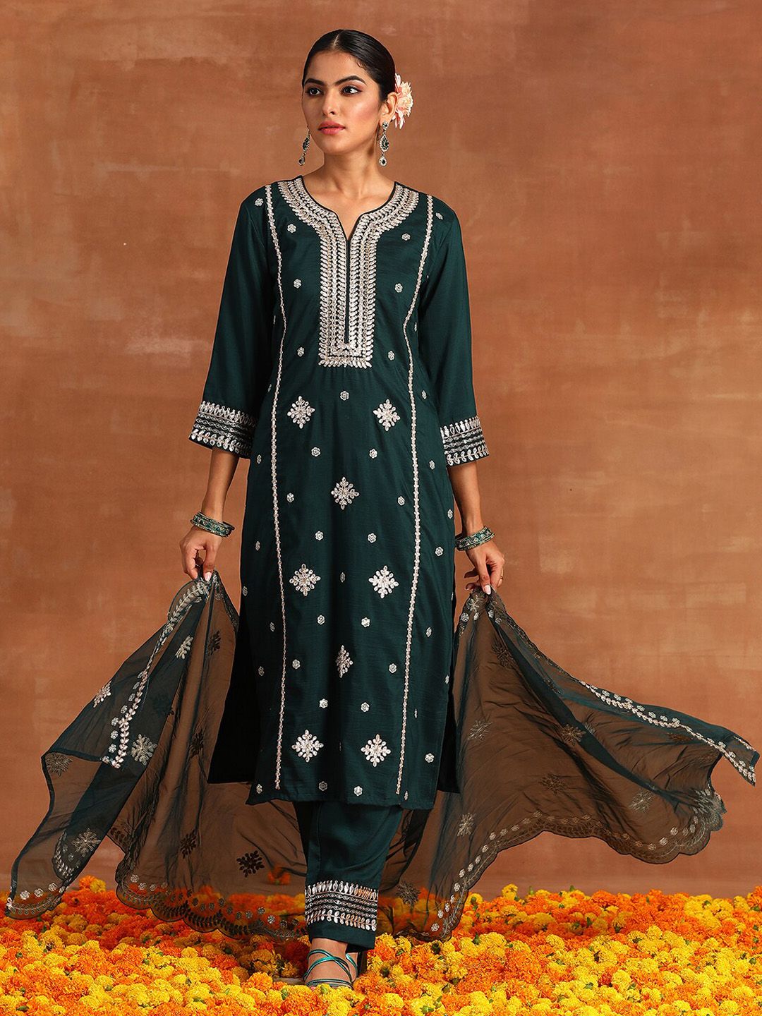 Ethnic Motifs Embroidered Thread Work Kurta & Trousers With Dupatta