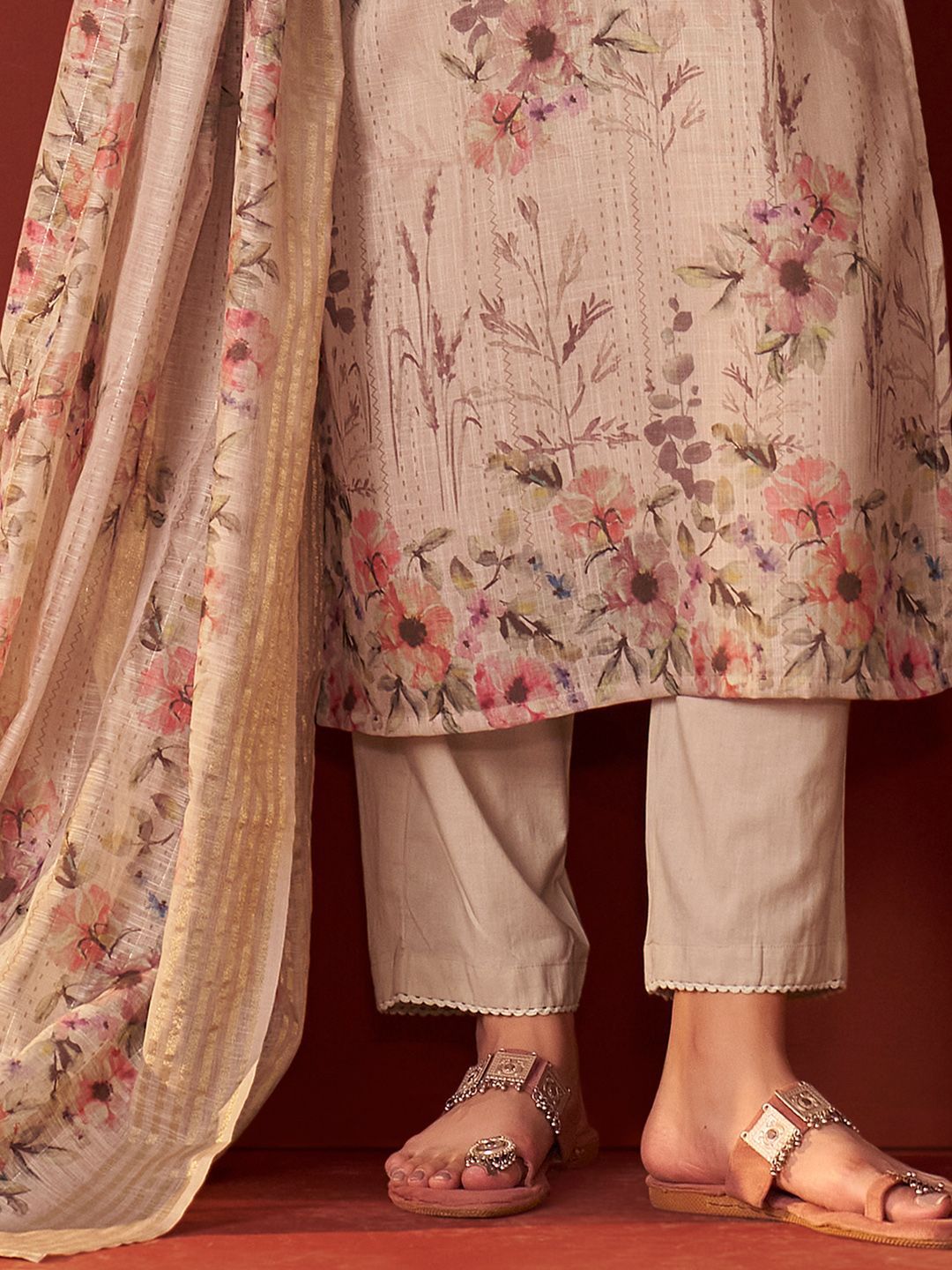 Women Floral Embroidered Linen Kurta with Trousers & Dupatta
