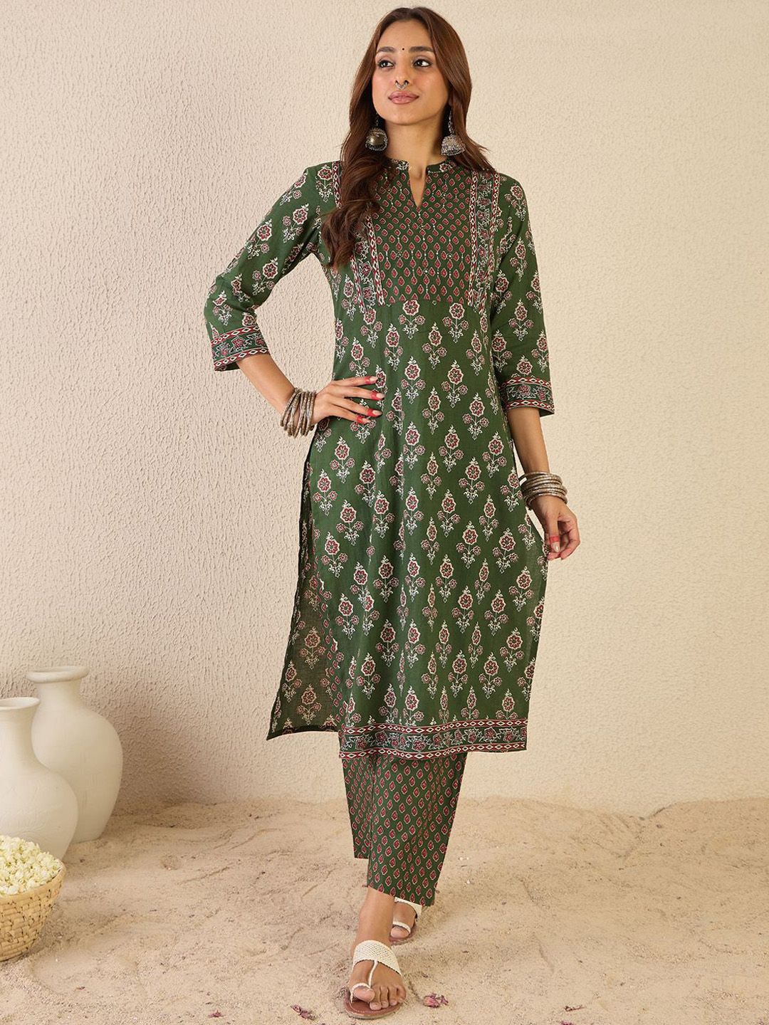 Dhiyona IE Women Floral Printed Regular Sequinned Detail Pure Cotton Kurta with Trousers